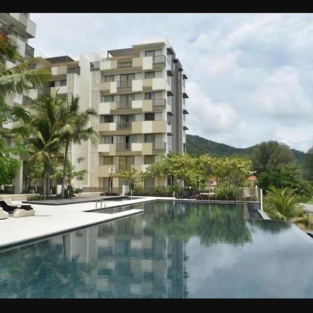 By The Sea Batu Ferringhi Beach Front Apartment Suite Exterior photo